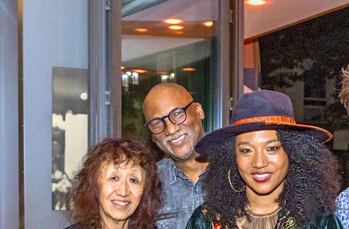 US-Sängerin Judith Hill mit ihren Eltern, die ebenfalls Musiker sind, bei der After-Show-Party der Jazz Open im La Commedia.