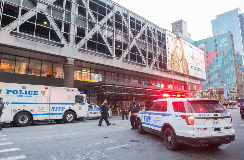 Die New Yorker Polizei rief per Twitter dazu auf, die Gegend zu meiden.