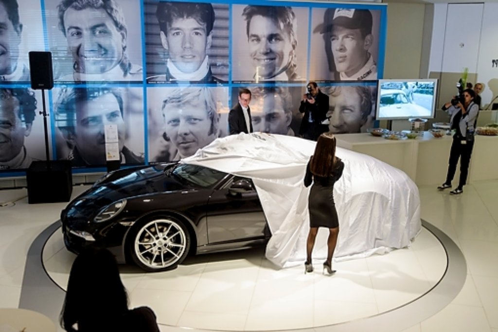 Enthüllt: Der neue Porsche 911 Targa ist am Mittwochabend im Stuttgarter Porsche-Museum vorgestellt worden. Foto: www.7aktuell.de | Oskar Eyb