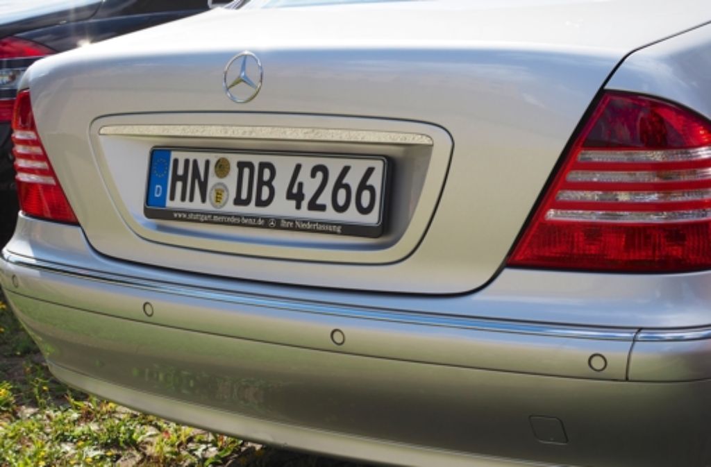 S-Klasse Ahnengalerie: die 5. Baureihe W 220 (S 320 - S 55 AMG) wurde von 1998 bis 2005 produziert. Mercedes verkaufte 484.683 Limousinen.
