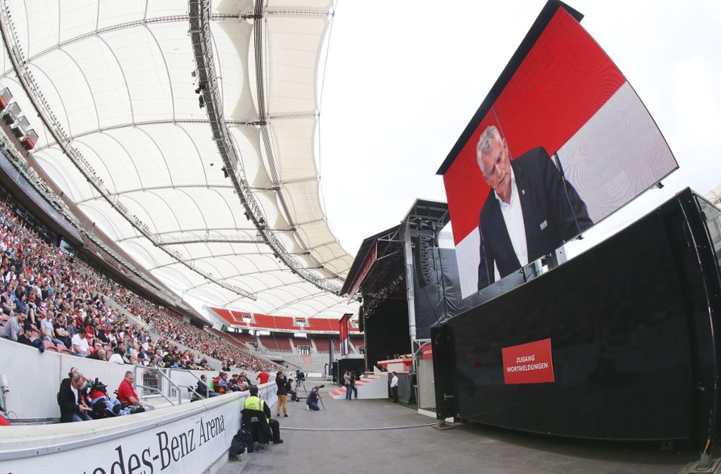 In der Mercedes-Benz-Arena musste am Sonntag die Mitgliederversammlung des VfB Stuttgart abgebrochen werden.