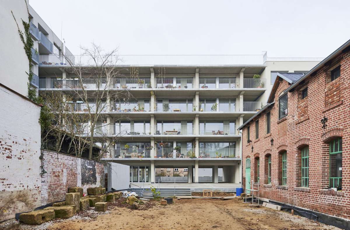 Wohnen für Generationen: Eine Baugruppe verschiedener privater Bauherren hat für das Wohnprojekt „Spiegelfabrik“ in Fürth das Architekturbüro Heide von Beckerath aus Berlin beauftragt.