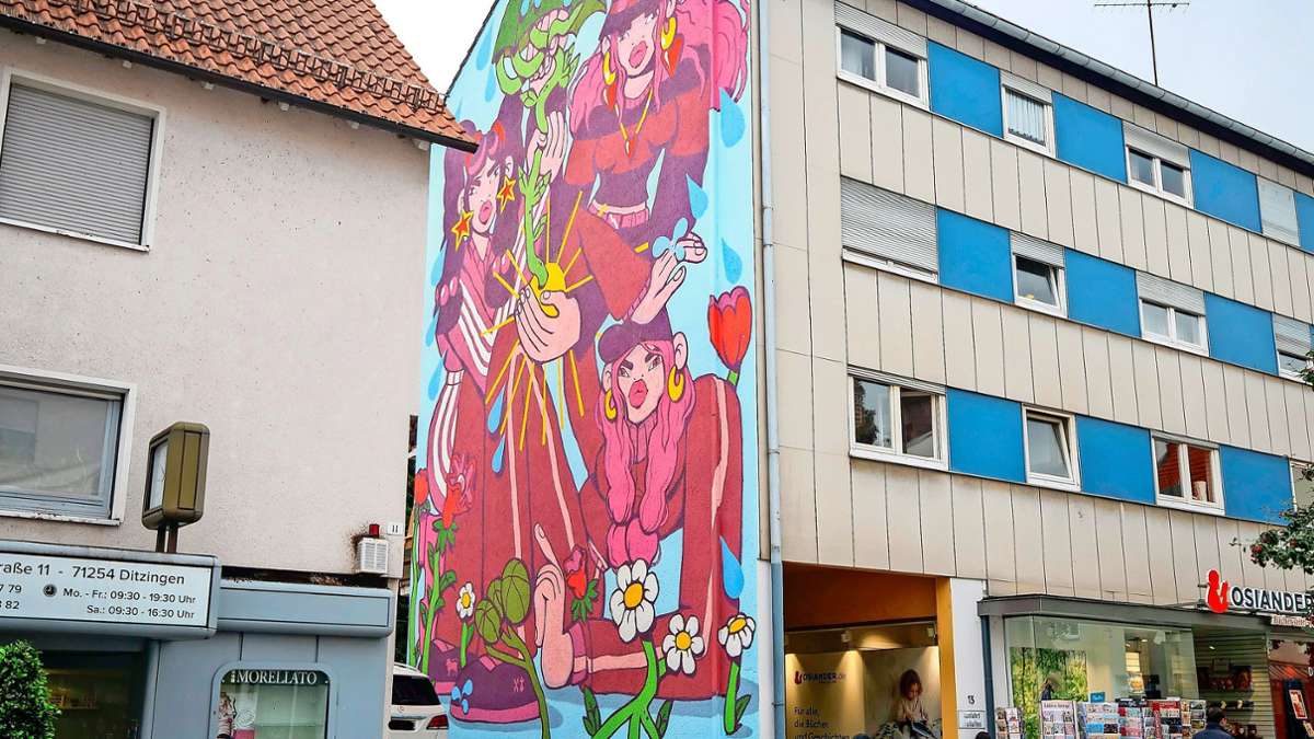 Fassadenkunst in der Marktstraße 13: Die französische Künstlerin Marlène Dangelo bringt Streetart nach Ditzingen.