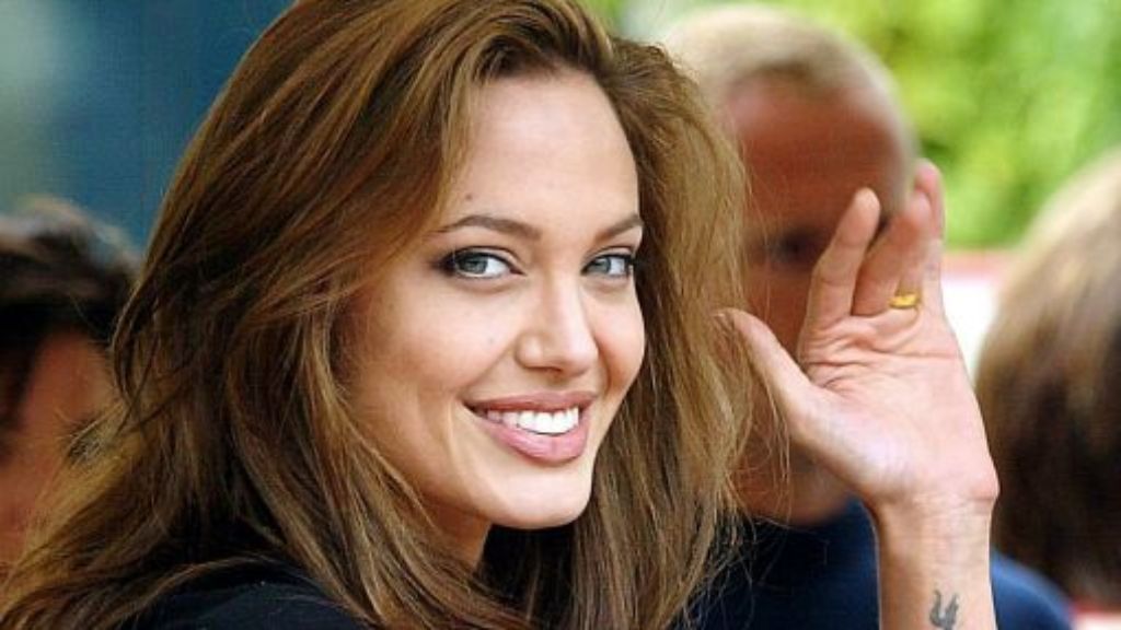 Nach Brust-Amputation: Applaus für Angelina Jolie und Sorge um Mastektomie-Epidemie