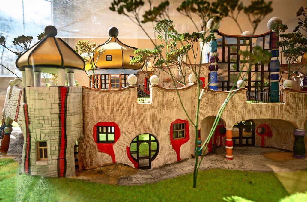 Nur im Miniaturformat, trotzdem beeindruckend: Die Markthalle Altenrhein, die Friedensreich Hundertwasser entworfen hat, ist im Favoriteschloss zu sehen.