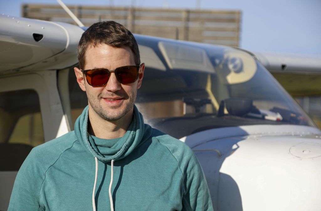 Hobbypilot Michel vor seiner Cessna