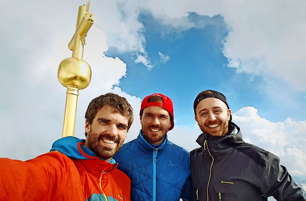 Selfie auf der Zugspitze – mit ihrer Idee wollen Denis und Sven Langjahr und Christoph Vogt (von links) hoch hinaus.
