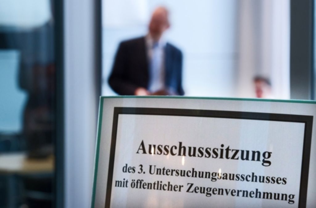 17. April 2012: Ein Untersuchungsausschuss im Dresdner Landtag macht sich an die Aufarbeitung - in Sachsen war das Trio jahrelang untergetaucht.