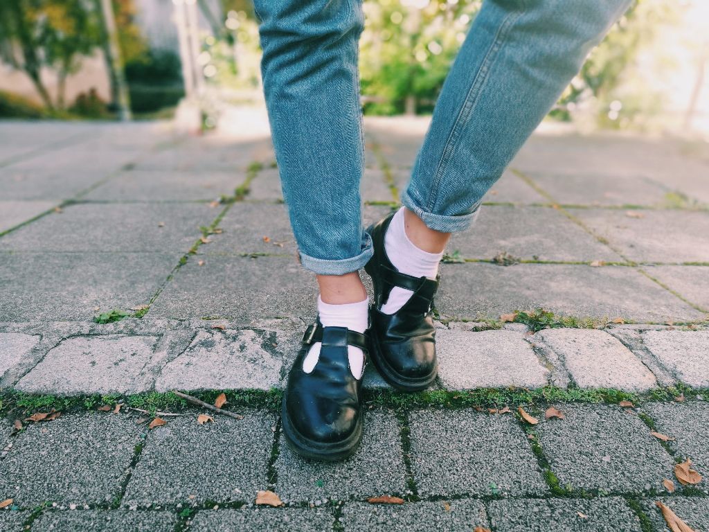 Ihre durchgelaufenen Schuhe liebt die 22-jährige Studentin über alles: "Die sind schon so kaputt, aber ich kann mich einfach nicht von ihnen trennen."
