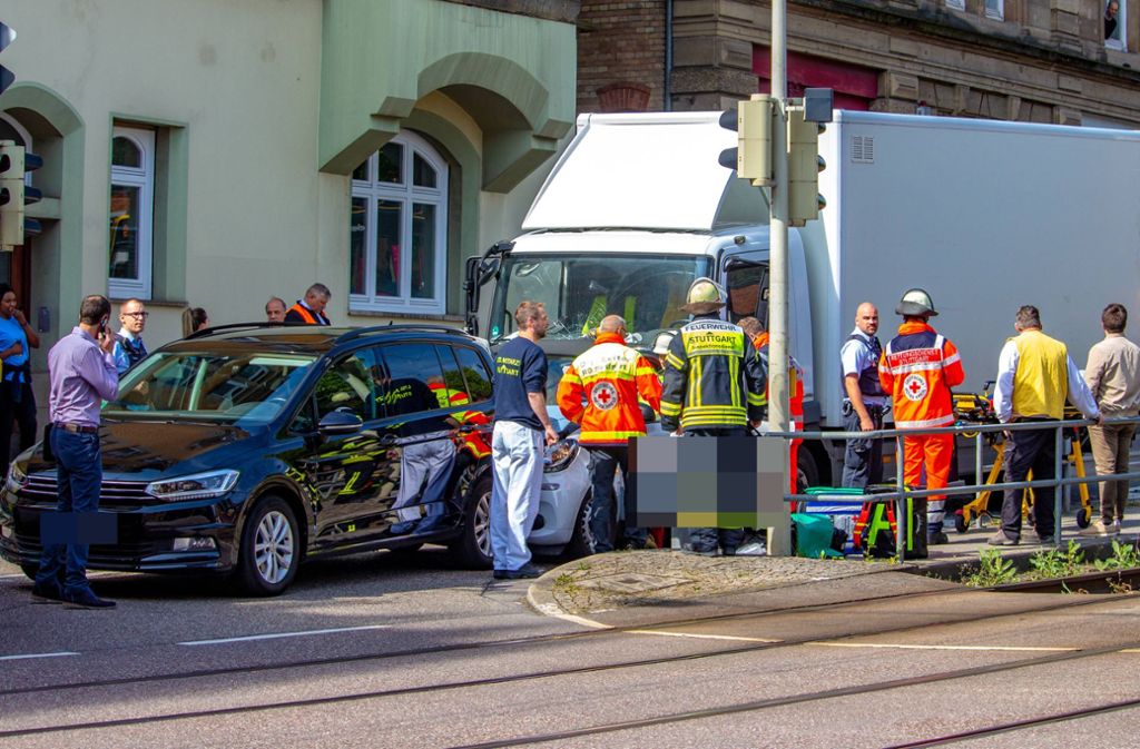 Ein Mann wurde bei dem Unfall in Stuttgart-West verletzt.