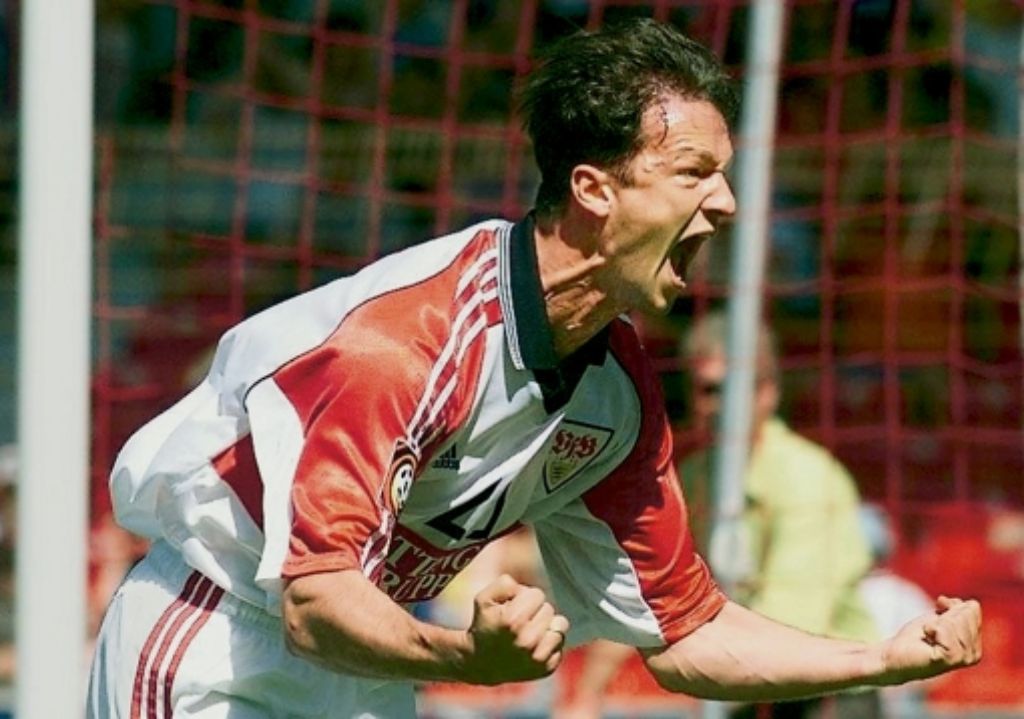 Geballte Freude bei Fredi Bobic, der im Mai 1999 gegen Werder das Siegtor erzielt und den VfB vor dem Abstieg bewahrt. Foto: Baumann