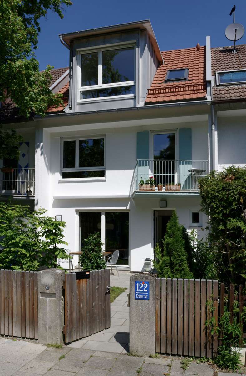 Dieses Reihenmittelhaus „Krüner 122“ aus dem Jahr 1958 findet sich im Südwesten von München. Den Umbau verantworteten Multerer Architekten aus Grünwald.