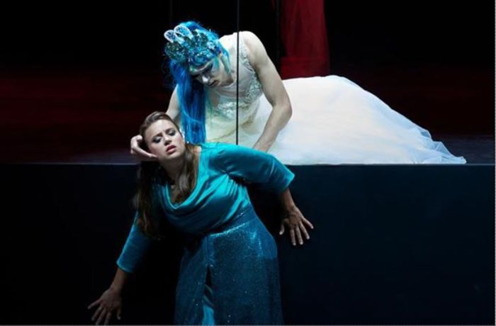 Opernpremiere „Rusalka“ in Stuttgart: Die Welt im Spiegel