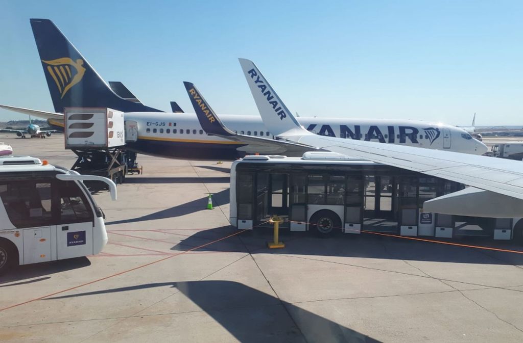 Ein Ryanair-Flugzeug musste auf dem Weg von Marrakesch nach Stuttgart in Madrid notlanden.
