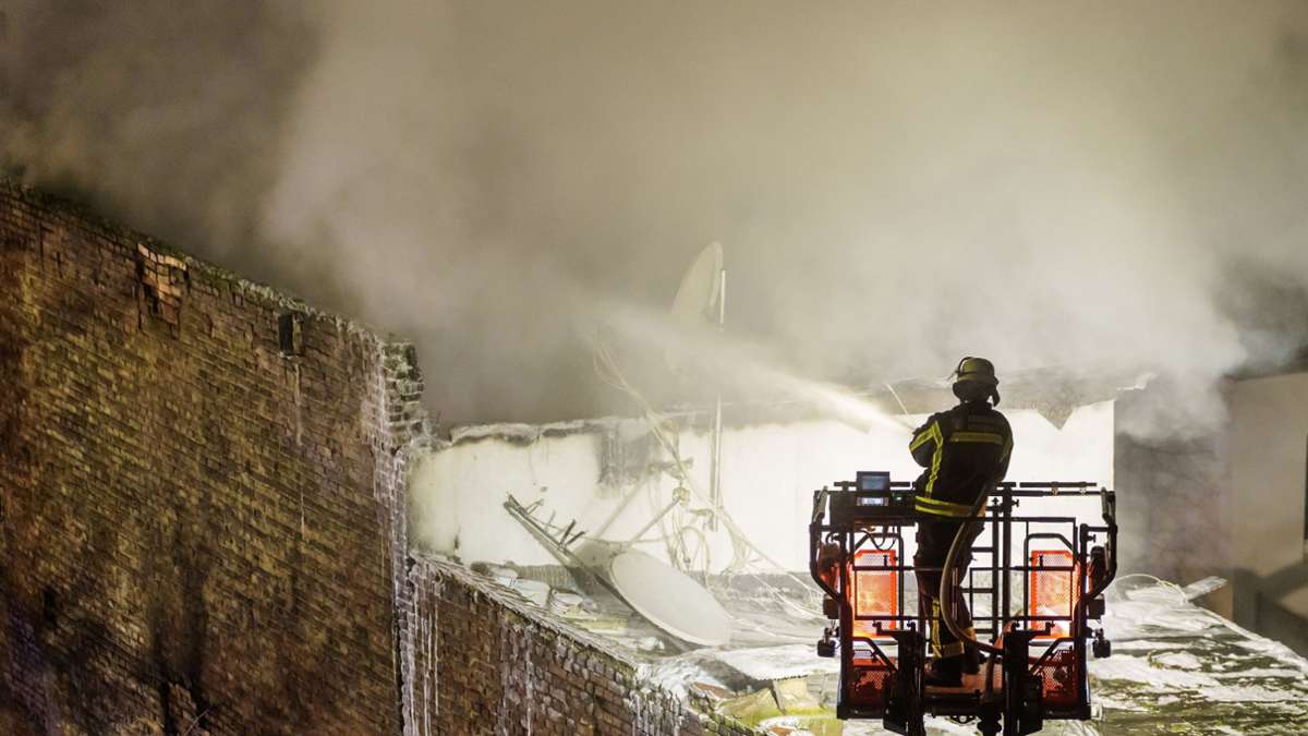 In Offenbach: Zwei Tote und drei Schwerverletzte nach Wohnhausbrand