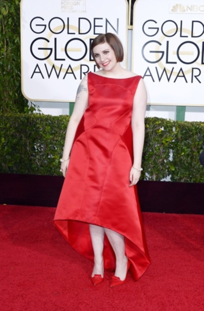 "Girls"-Star Lena Dunham setzte auch auf Rot: Ihre asymmetrische Robe ist von Zac Posen.