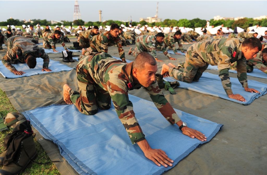Der Weltyogatag ist auch für die Indische Armee ein Pflichttermin.