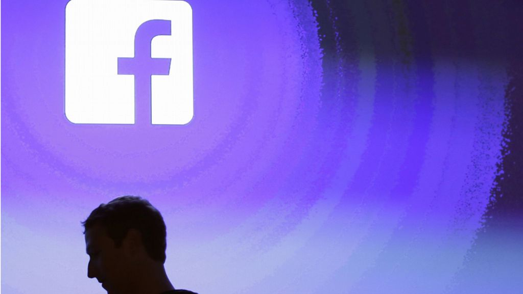 Facebook-Chef Mark Zuckerberg räumt nach dem Daten-Skandal um Cambridge Analytica Fehler ein. Der Konzern kämpft um seinen Ruf, während auf Twitter die Aufforderung #deletefacebook trendet. 