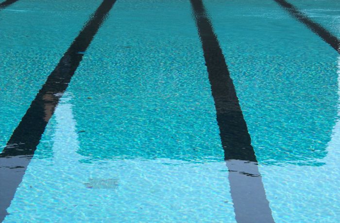 Wiesbaden: Junge stirbt nach Unfall im Schwimmunterricht