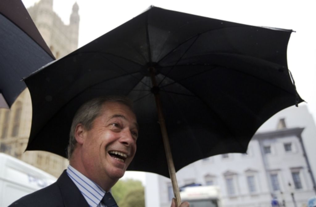 Nigel Farage, Ukip-Gründer in Großbritannien, punktet vor allem mit seiner an Hetze grenzenden Aussagen über die Einwanderung auf die Insel. Bei der Parlamentswahl hat seine Partei zwar schlechter abgeschnitten als erwartet, ist in Großbritannien inzwischen aber eine fest politische Größe. Sein Ziel ist es, aus der EU auszutreten.