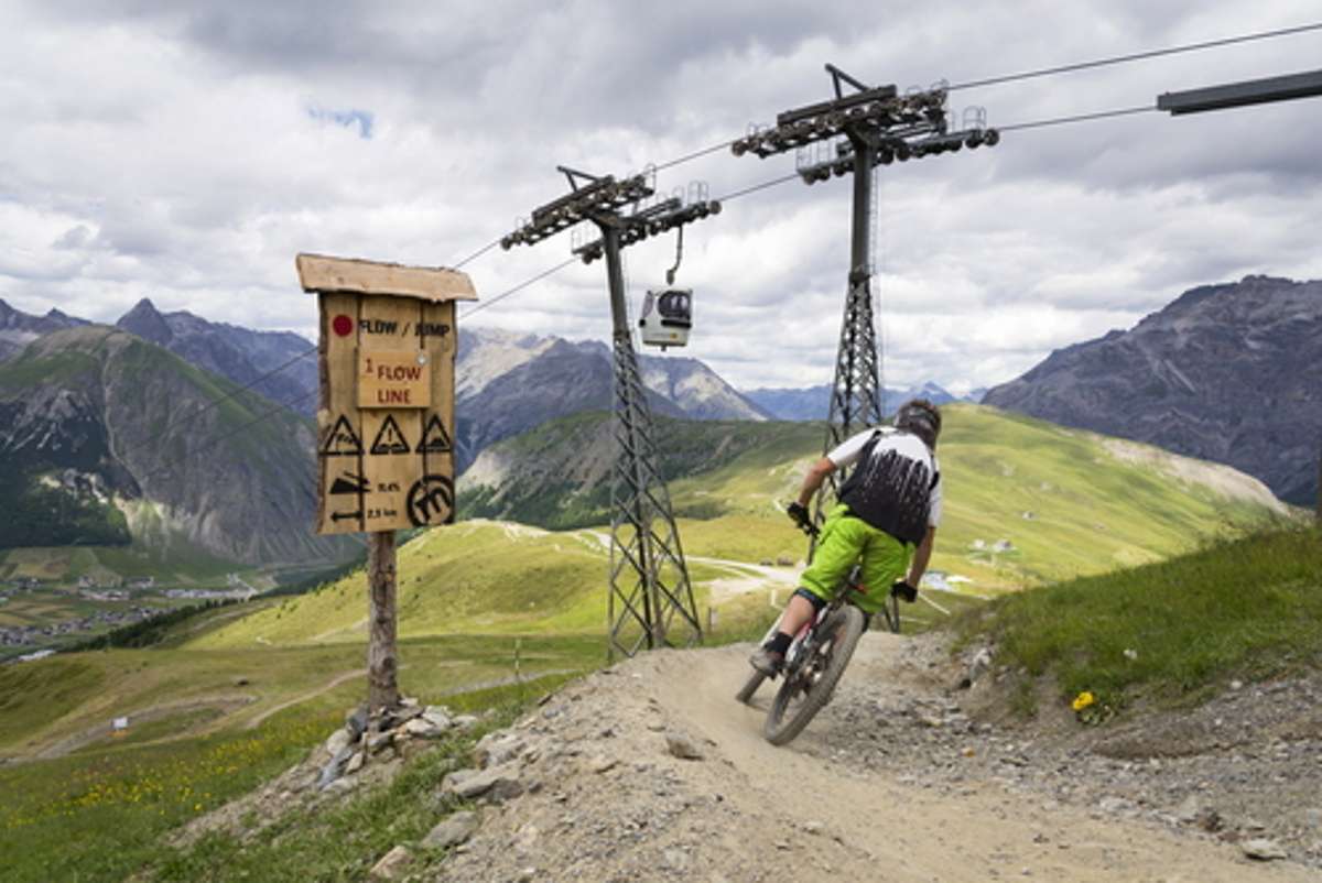 Die beiden Bikeparks Mottolino und Carosello 3000 in den italienischen Alpen punkten mit einem riesigen Flowtrail-Netz.