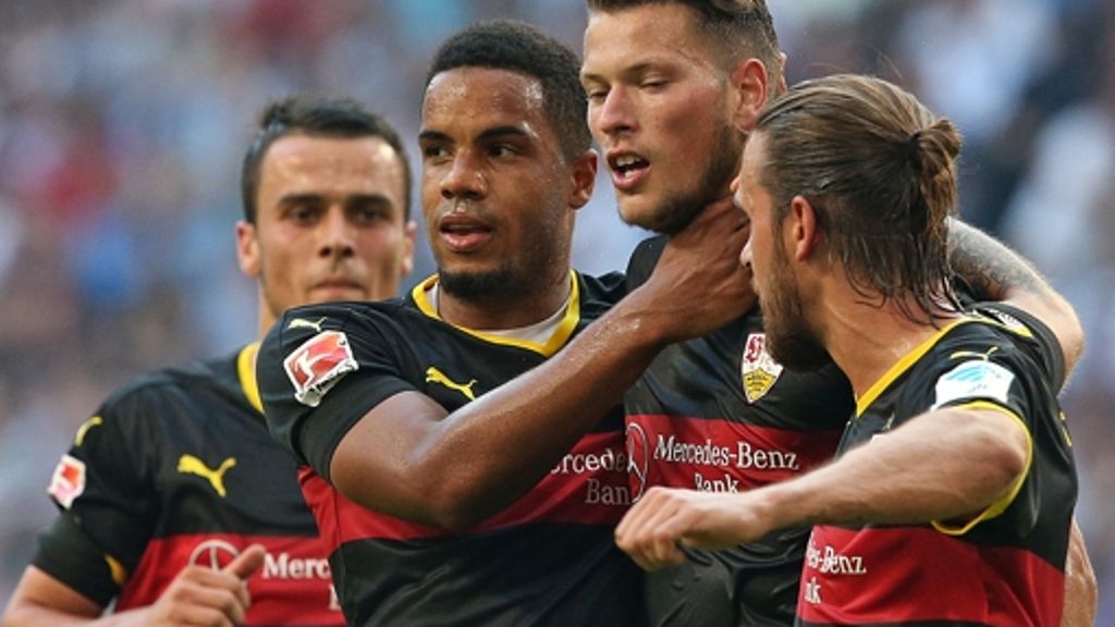 VfB Stuttgart: Spieler laufen mit Ginczeks Nummer ein