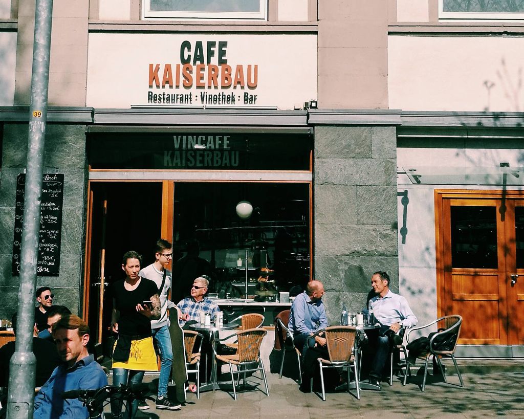 Für einen ausgedehnten Sonntagsbrunch ist das Café Kaiserbau am Marienplatz ab 10 Uhr genau die richtige Anlaufstelle.