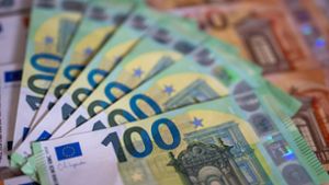 Zoll findet über 250.000 Euro Bargeld in Umhängetasche