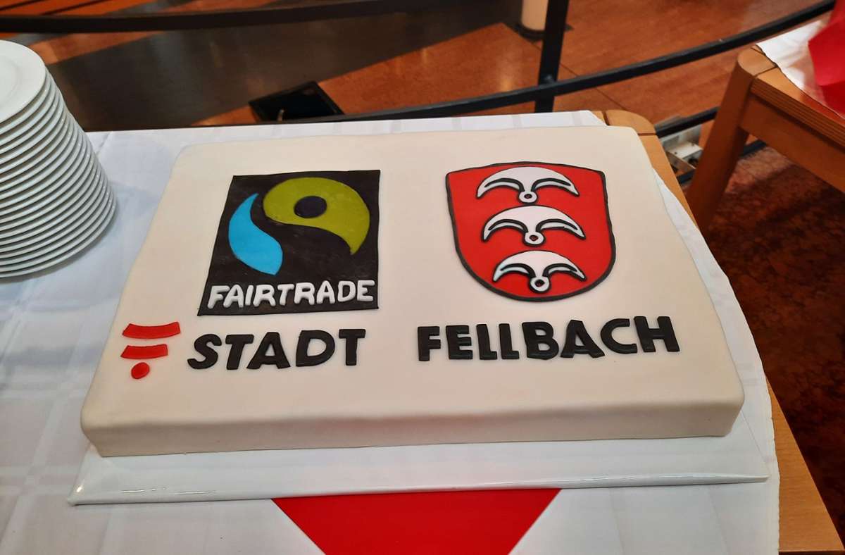 Die von der Fellbacher Bäckerei Grau kreierte Fairtrade-Torte – hier noch komplett.