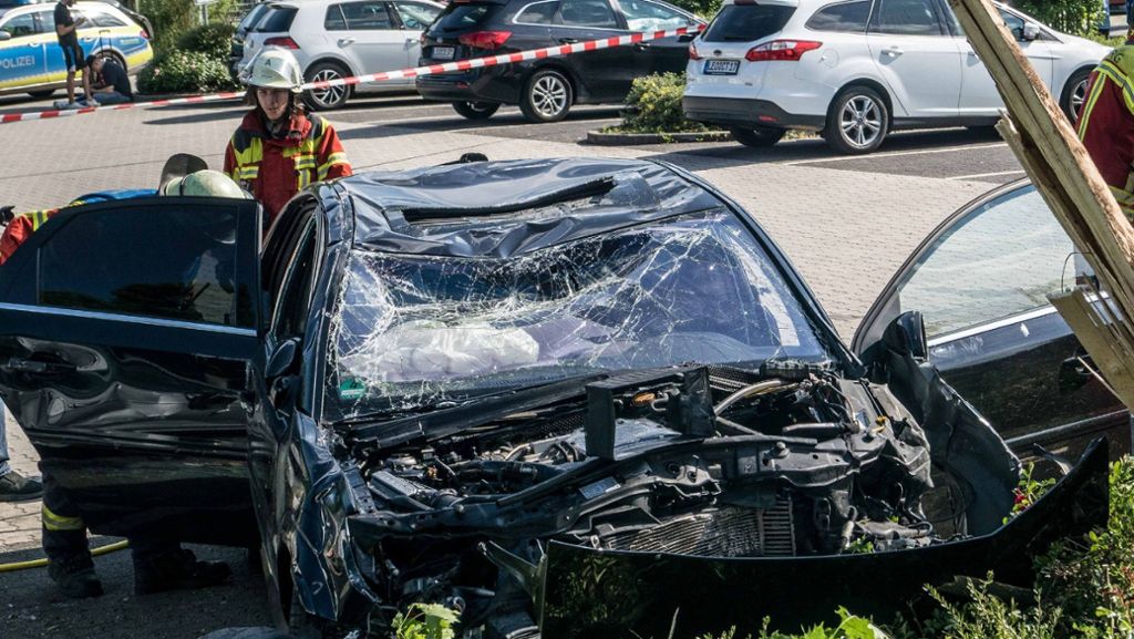 Leonberg: Schwerer Unfall mit mehreren Verletzten