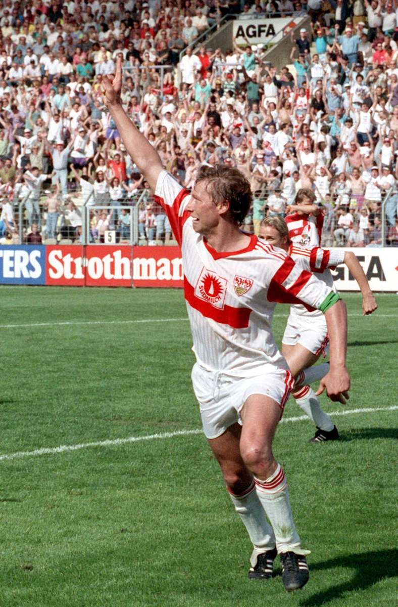 Meister 1984, Meister 1992 – und Kapitän des VfB zwischen 1986 und 1994. So lange wie Guido Buchwald trug sonst keiner die Spielführerbinde.