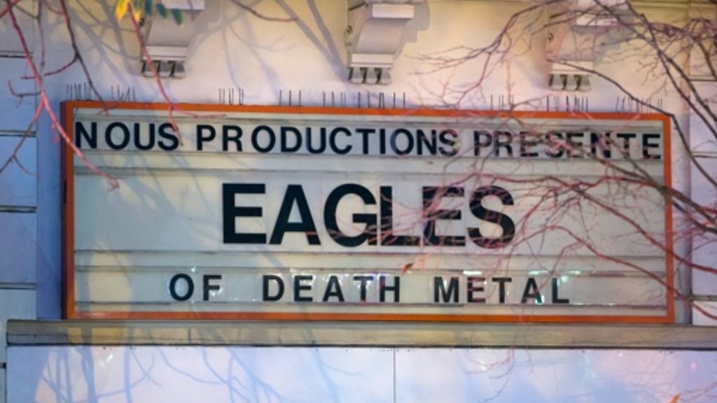  Beim Anschlag auf das „Bataclan“ waren Mitte November etliche Menschen während eines Eagles of Death Metal-Konzerts ums Leben gekommen, nun spielt die Band offenbar am Montagabend wieder in Paris. Die Nachrichtenagentur AFP beruft sich dabei auf anonyme Quellen. 
