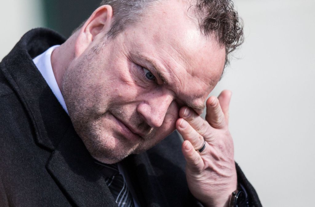 Der Bürgermeister von Haltern, Bodo Klimpel, mit Tränen in den Augen bei der Gedenkfeier für die Opfer des Germanwings-Absturzes.