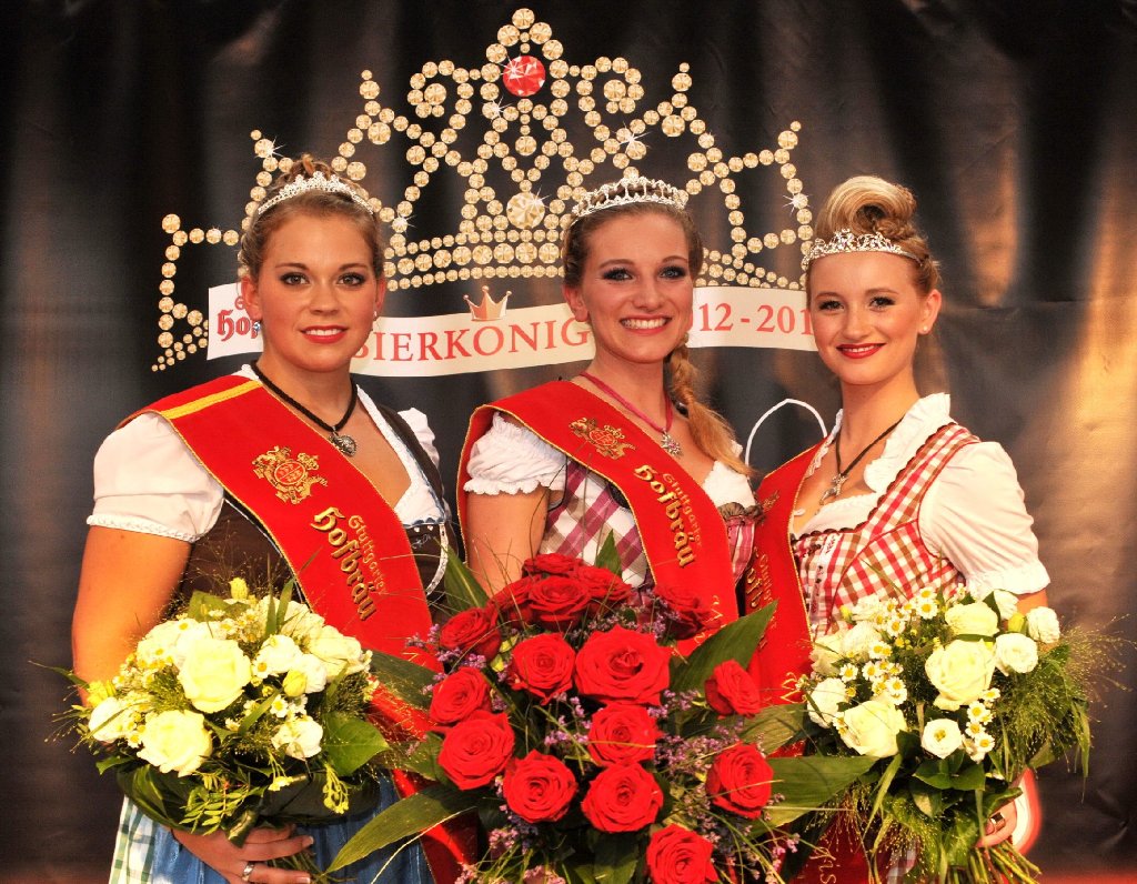 Die Entscheidung ist gefallen: Württembergische Bierkönigin 2012-2014 ist Lisa Schuler (Mitte), ihre beiden Bierprinzessinnen sind Birgitt Schettler (links) und Lena Ruckaberle (rechts).