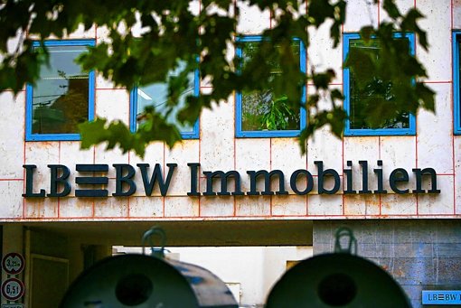 Am Montagabend hat der Aufsichtsrat der Landesbank Baden-Württemberg (LBBW) nach mehrstündiger Beratung entschieden, rund 21 500 Wohnungen der  LBBW Immobilien an die Augsburger Patrizia AG zu verkaufen. Foto: Steinert