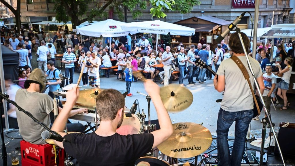  Das Straßenfest im Heusteigviertel erlebt seit Freitag seine 38. Auflage. Noch bis Sonntag wird zwischen Mozartplatz und Mozartplätzle gefeiert. 