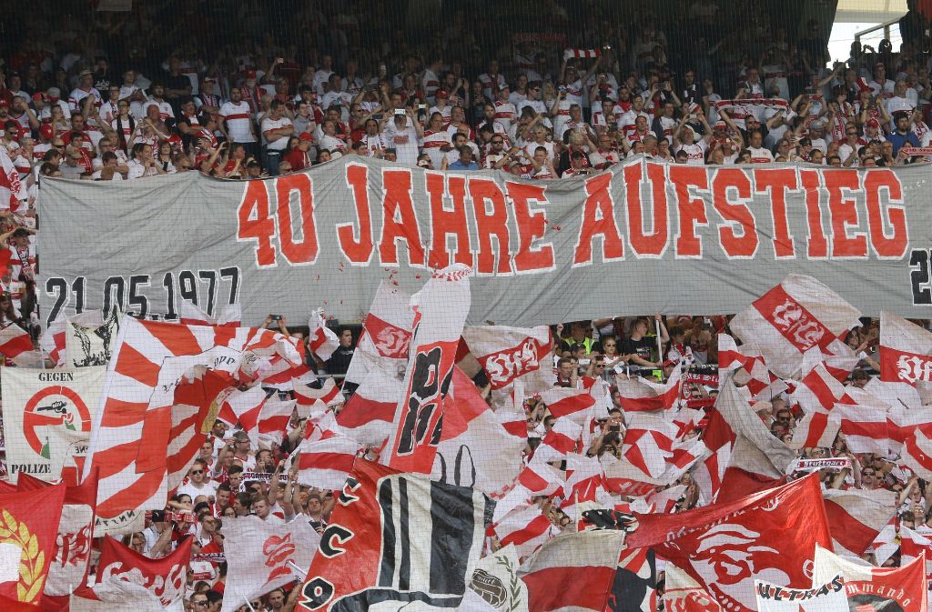 Ein Baustein des Erfolgs: Die Fans des VfB. Mit mehr als 50.000 Zuschauern im Schnitt stellen die Stuttgarter einen neuen Zweitliga-Rekord auf.