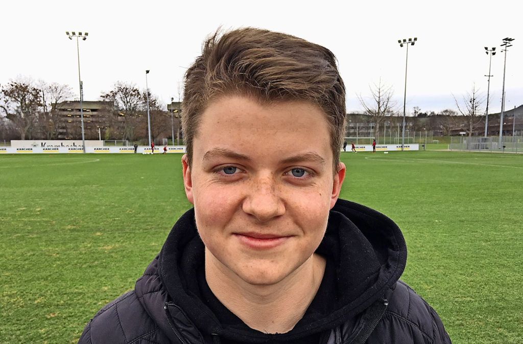 David Hackler, 16, Bad Laasphe: „Die Entlassung von Hannes Wolf hat mich überrascht. Zumindest der Zeitpunkt. Sie ist menschlich schade, sportlich halte ich sie aber für unabwendbar, um noch einmal neuen Schwung reinzubringen – gerade mit Blick auf das wichtige Auswärtsspiel beim VfL Wolfsburg.“