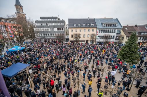Mehrere hundert Demonstranten waren nach Göppingen gekommen. Foto: Dirk Hülser