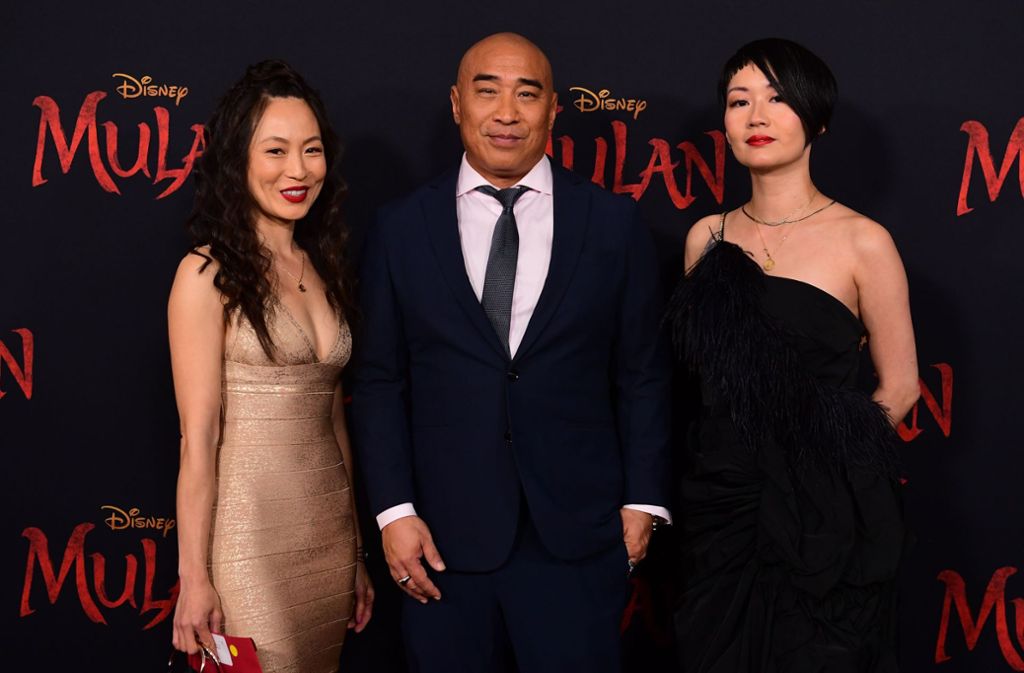 Der Schauspieler Ron Yuan kam in Begleitung zur Premiere.