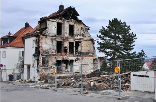 In der Köllestraße ist nur eine Ruine übrig geblieben – der genaue Grund für das Unglück ist nach wie vor unklar. Foto: 7aktuell.de/Kevin Lermer