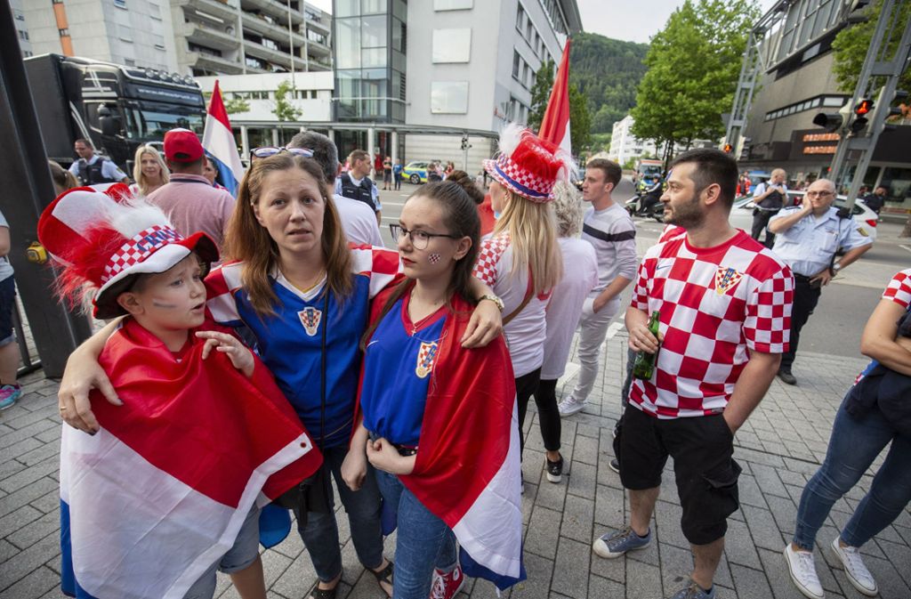 Nach dem Spiel sind viele Fans der kroatischen Mannschaft enttäuscht, dass es mit dem WM-Titel nicht geklappt hat.