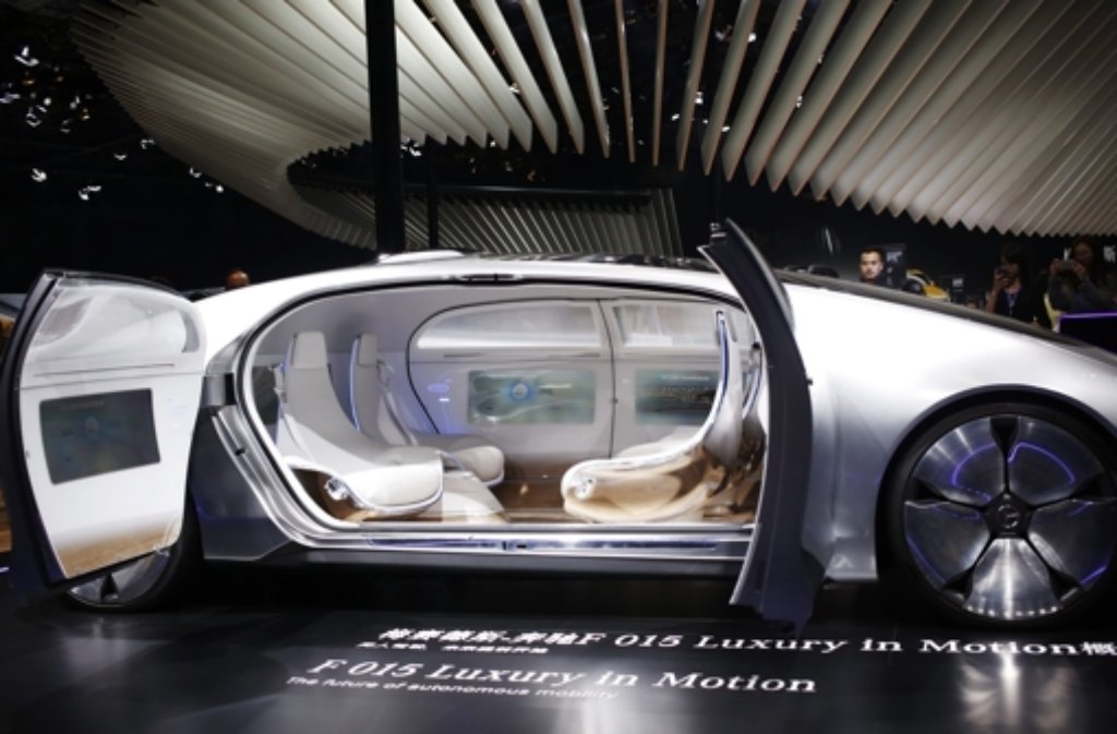 Mercedes-Benz möchte sehen, wie das Konzeptfahrzeug F 015 Luxury in Asien gefällt.