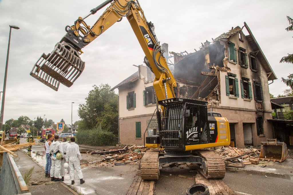 Das geplante Flüchtlingsheim in Unterweissach im Rems-Murr-Kreis wird nach dem Brand abgerissen.  Foto: www.7aktuell.de | Simon Adomat