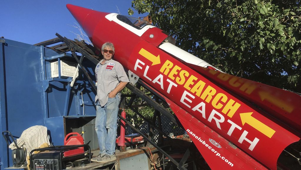 Ist die Erde eine Scheibe?: 61-Jähriger will sich mit Rakete in die Luft schießen
