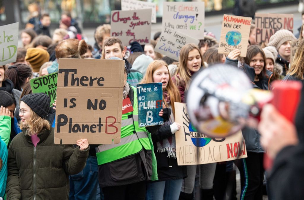 In Berlin und anderen Städten wollen Schüler erneut für einen lebenswerten Planeten demonstrieren. Foto: dpa