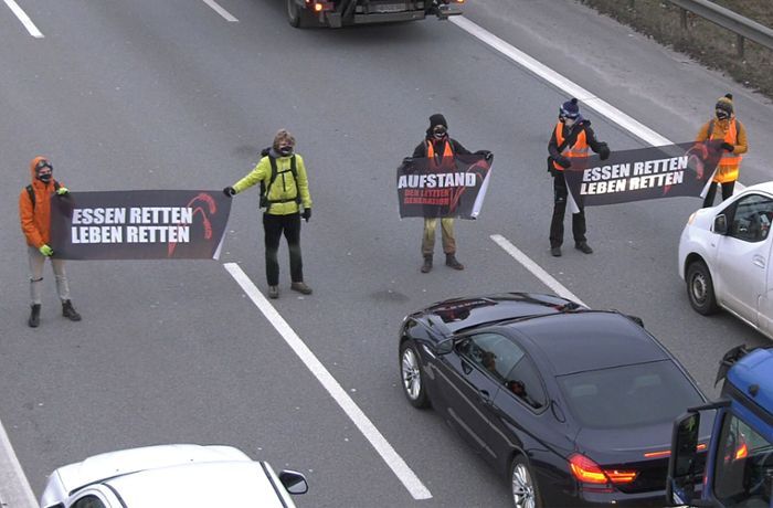 Klima-Aktivisten in Stuttgart: Polizei verhindert Blockade der „Letzten Generation“