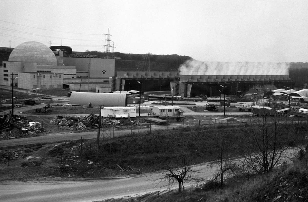 1976: Neckarwestheim I wird eingeweiht. Es geht 2011 außer Betrieb. Im Jahr 1989 folgt Neckarwestheim II, das jetzt am 15. April 2023 außer Betrieb geht (Foto von 1976).