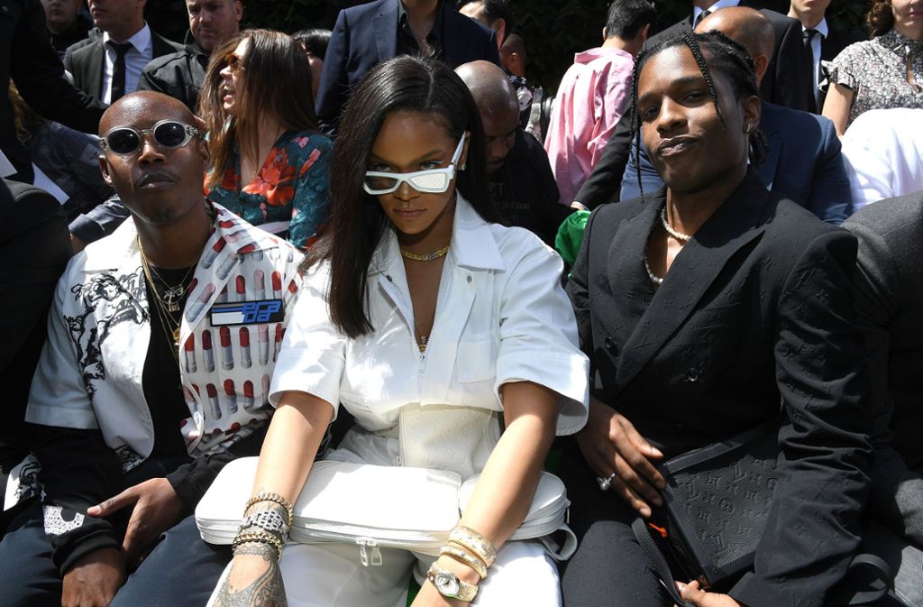 Ließ sich das Louis-Vuitton-Spektakel nicht entgehen: Sängerin Rihanna