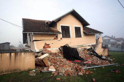In Petrinja sind mehrere Häuser völlig zerstört. Foto: AFP/DAMIR SENCAR
